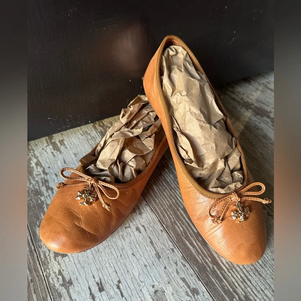 Tory Burch Goat Leather Ballet Flat Shoes,  tan color, size 8 - Picture 2 of 10